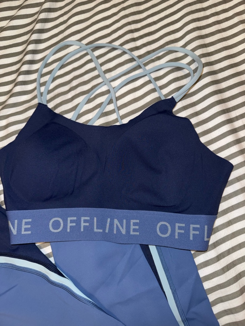 A&E Offline By Aerie Blue Strappy Sports Bra & Leggings Set - Picture 4 of 7